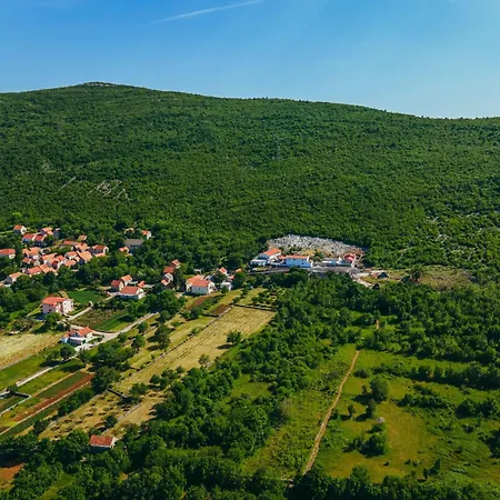 On Stone Velika Čista